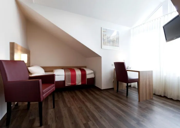 Adolphs Bed & Breakfast 3*