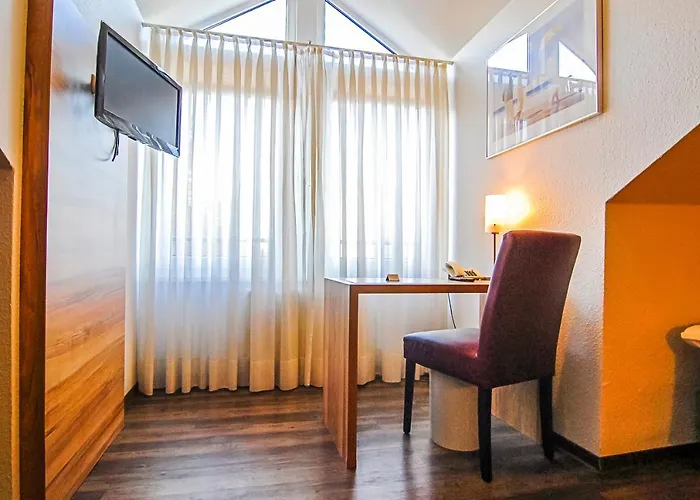 Adolphs Bed & Breakfast 3*